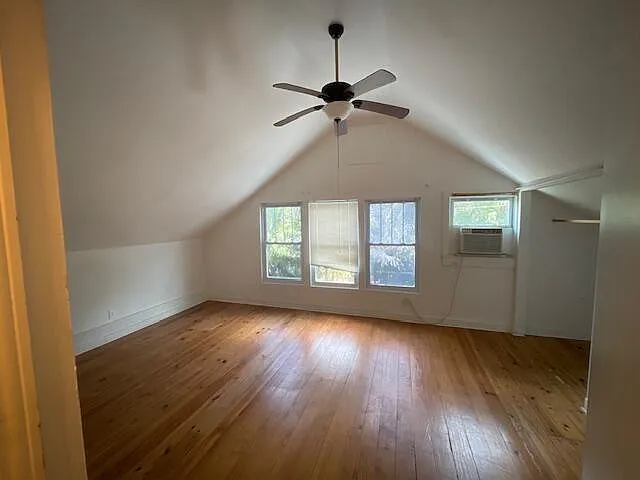 2 bed, 1.5 bath, 1000 sqft, $2,000 — Photo 2