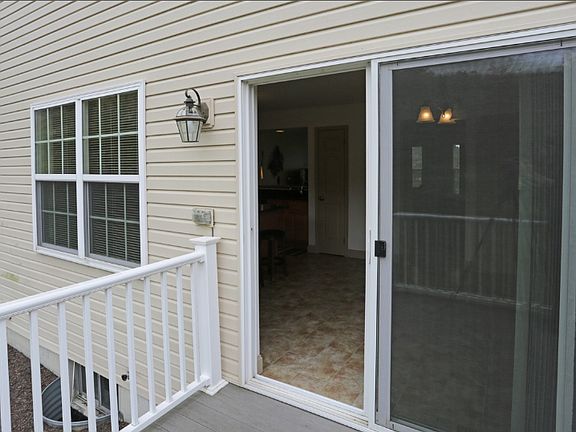 Deck off of eat-in Kitchen