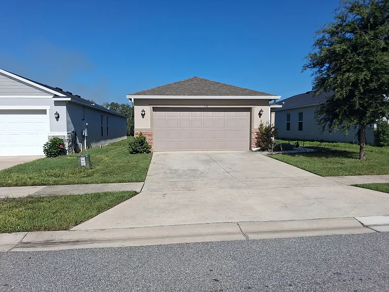 1132 Papaya Cir — Photo 2