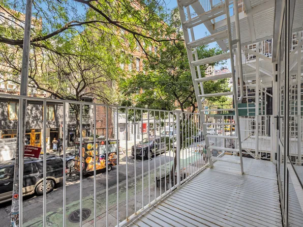 18 East 13th Street image 11 of 12