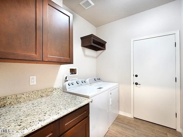 2105 Tim Foster St — Photo 25