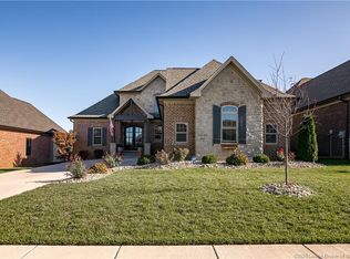6318 Cliff Dr, Jeffersonville, IN 47130