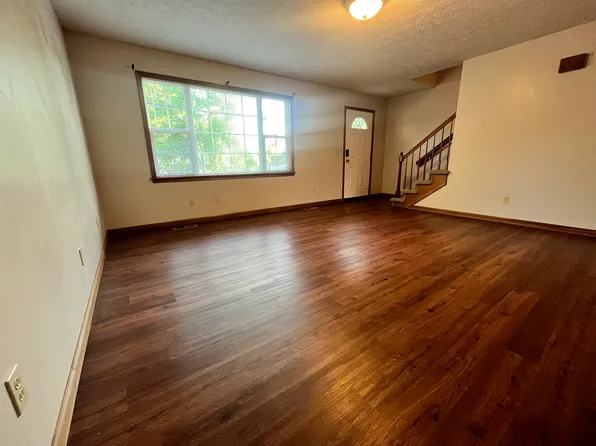 975 Dugan St APT 2, Huntington, WV 25705