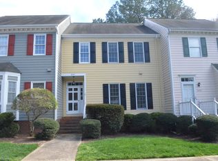 8305 Wycombe Ln, Raleigh, NC 27615