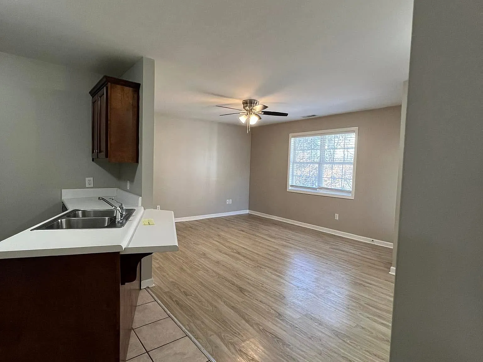 1 bed, 696 sqft, $995 — Photo 4