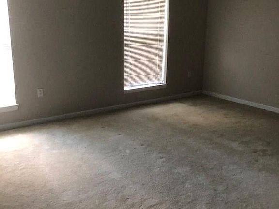 4th image of 3328 Grandwood Blvd