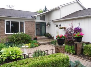 13998 Brookside Dr, Sterling Heights, MI 48313