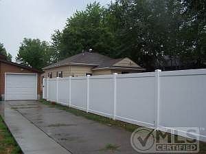 New vinyl fence