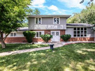 2838 W Fountaindale Dr, Peoria, IL 61614