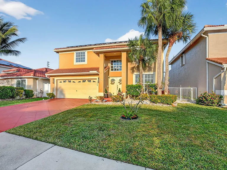 18280 Coral Isles Dr — Photo 2
