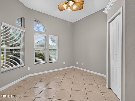 4th image of 3345 KINGS Road S