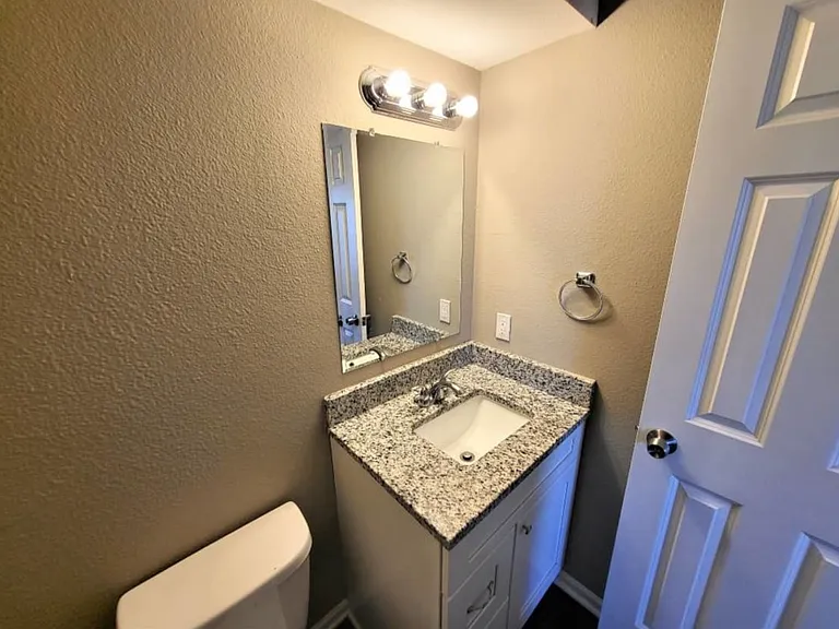Harrison Point Apartments — Photo 9