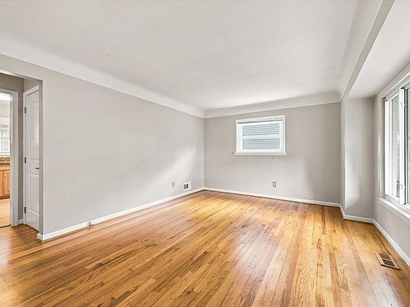 5th image of 815 S Marias Ave
