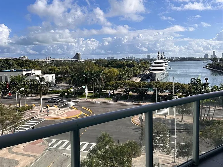 888 Biscayne Blvd #512 — Photo 4