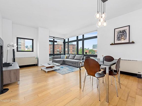 5th image of 11-02 49th Ave #2D