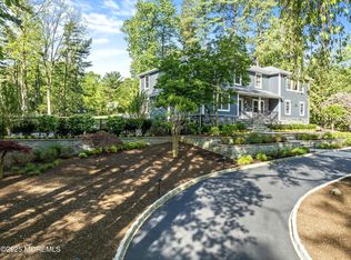 111 Willow Grove Dr, Lincroft, NJ 07738