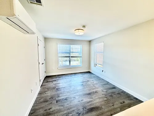 882 Massachusetts Ave Photo 1