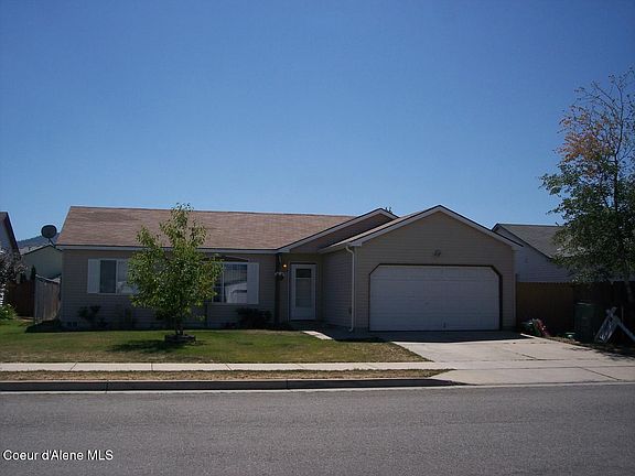 3rd image of 1006 E Teton Ave