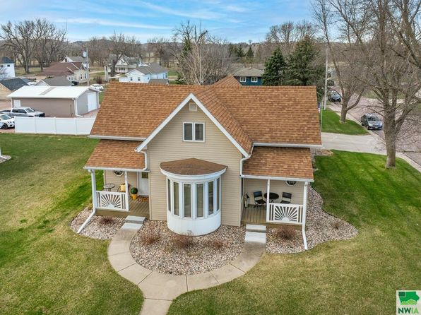 420 W 3rd St, Ponca, NE 68770