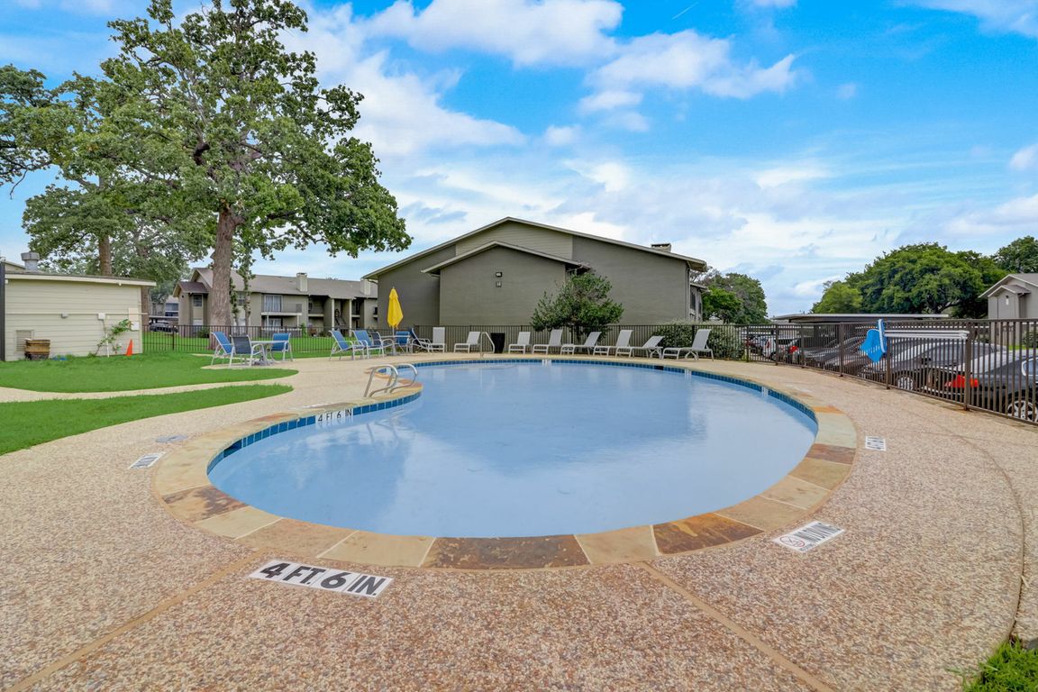 Resort-Style Pool at Oak Park Apartments