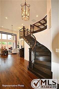 2nd image of 2511 Stonybrook Dr