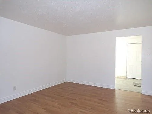 1129 Dallas St — Photo 4