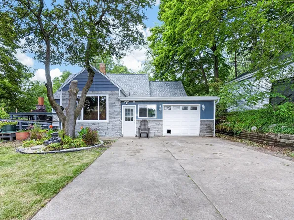 1202 Pinehurst Blvd, Kalamazoo, MI 49006