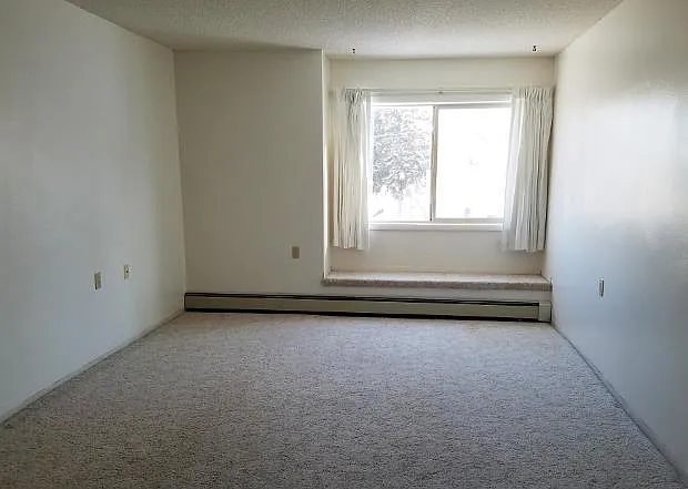 Emerald Housing Apartments — Photo 2