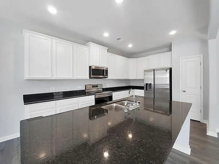 511 Baycraft Ln — Photo 6
