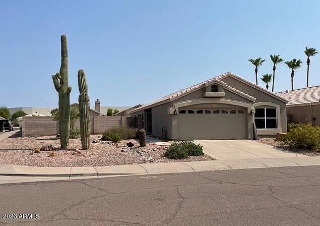 1st image of 4704 E Desert Wind Dr