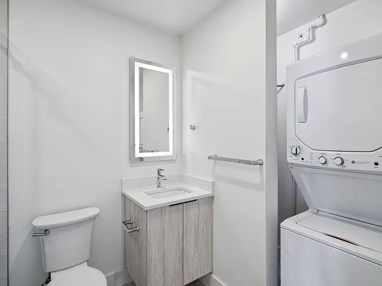 Serpentine Apartments: Newly Renovated in the Heart of Drexel — Photo 39