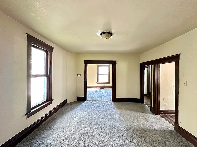 413 Bartram Ave — Photo 5