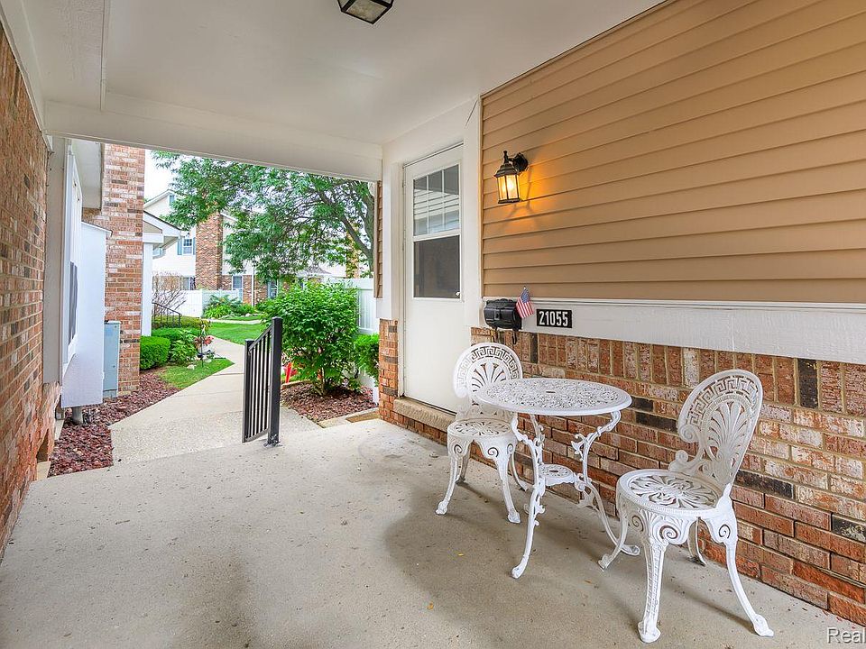 1st image of 21055 W Glen Haven Cir