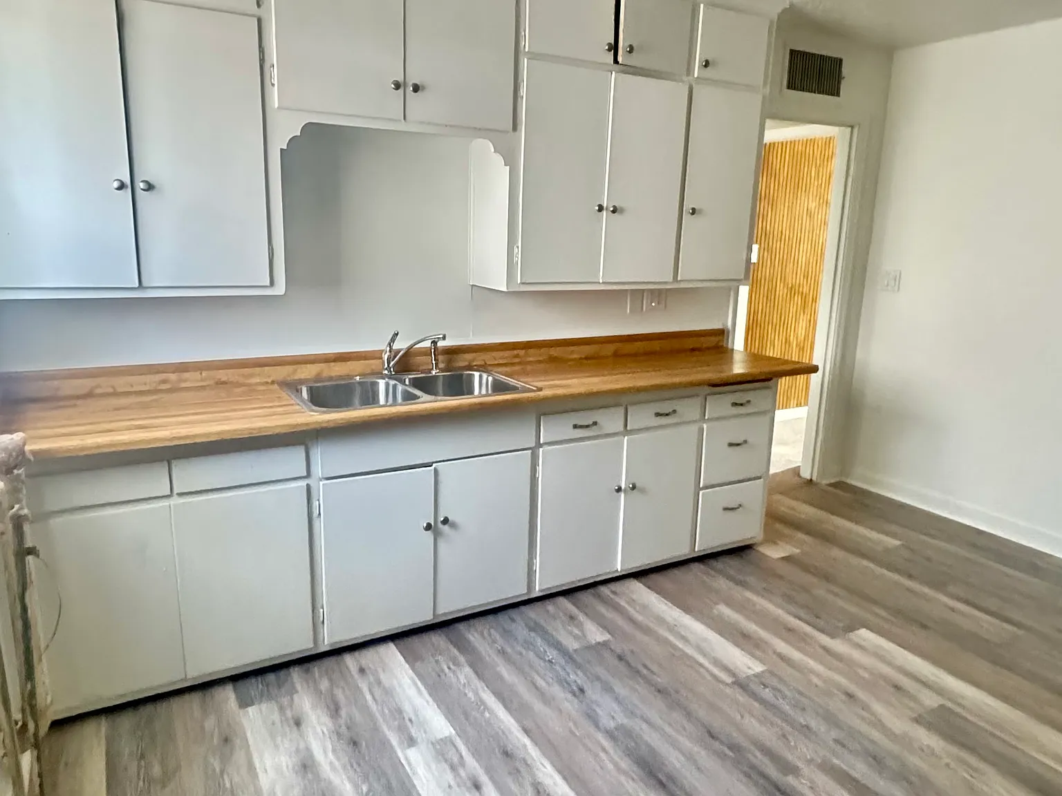 2 bed, 850 sqft, $1,550 — Photo 3