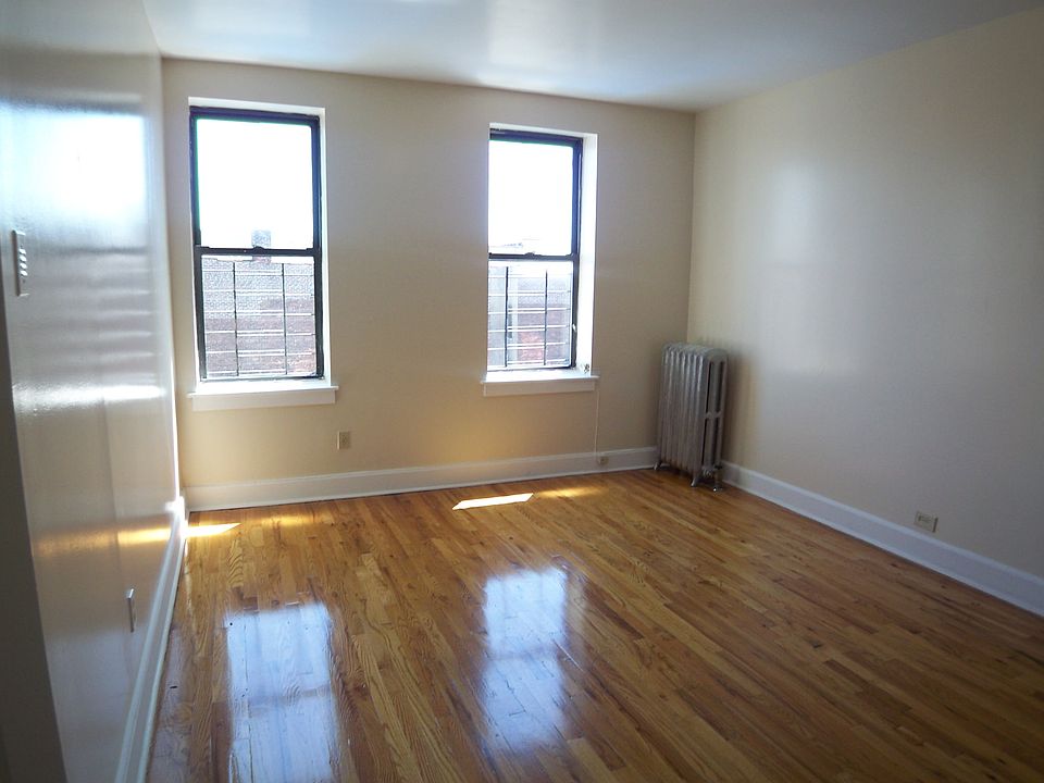 2nd image of 2304 Grand Ave APT 5D