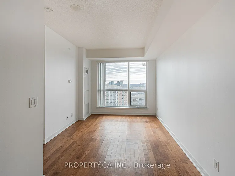 9205 Yonge St #1605 — Photo 12