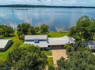 362 County Road 4672, Etoile, TX 75944