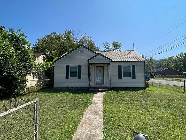 1112 Lee Ave — Photo 2