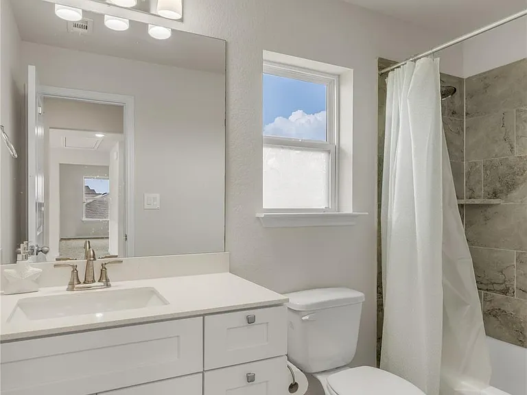 223 Balsam St — Photo 22