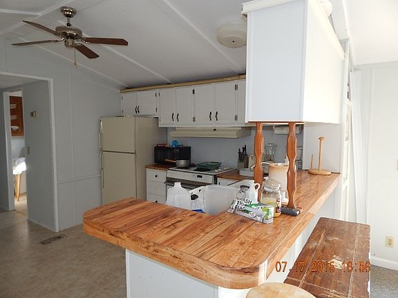 4th image of 3703 Crystal Lake Dr
