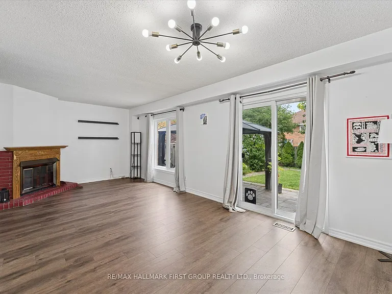 747 Stonepath Cir — Photo 17