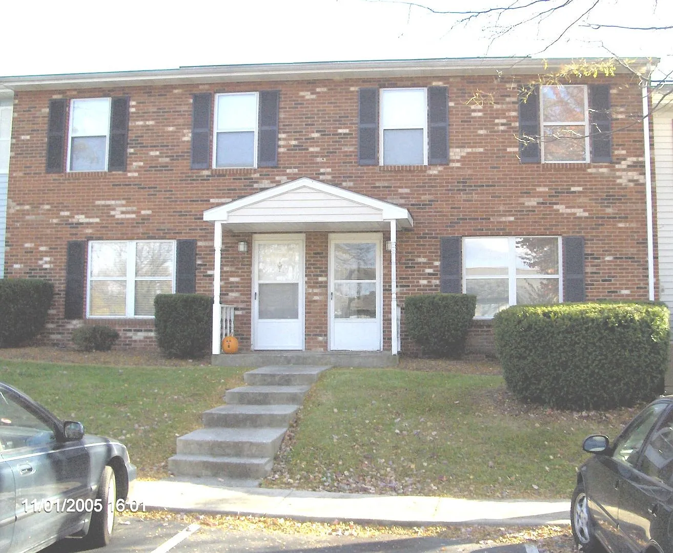 4 Bedroom 2.5 Bath Townhouse — Photo 1