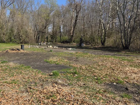 225 E Washington St, Carrier Mills, IL 62917