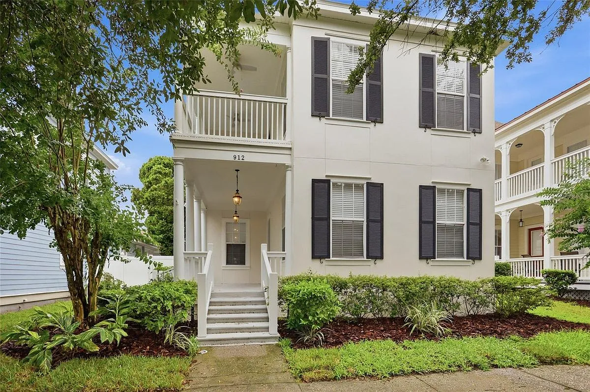 4 bed, 3.0 bath, 3908 sqft, $5,550 — Photo 2