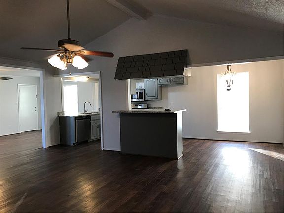 3rd image of 2202 Richbrook Dr