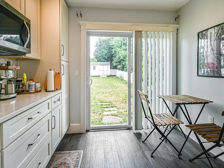 669 Doremus Ave — Photo 25