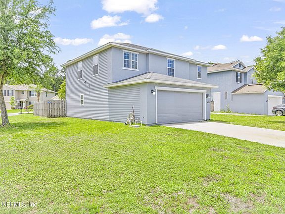 2nd image of 77205 COBBLESTONE Drive