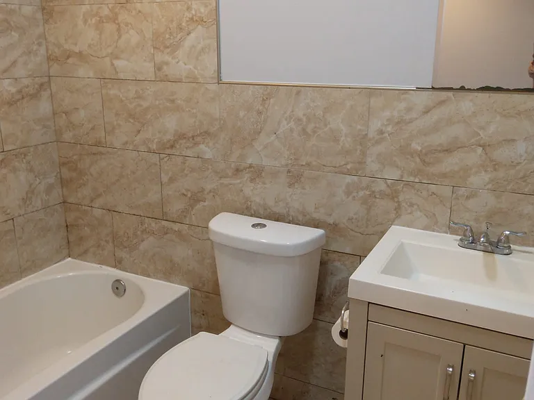 128 N Dearborn St — Photo 10
