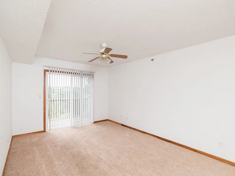 Pinnacle Heights Apartments — Photo 9