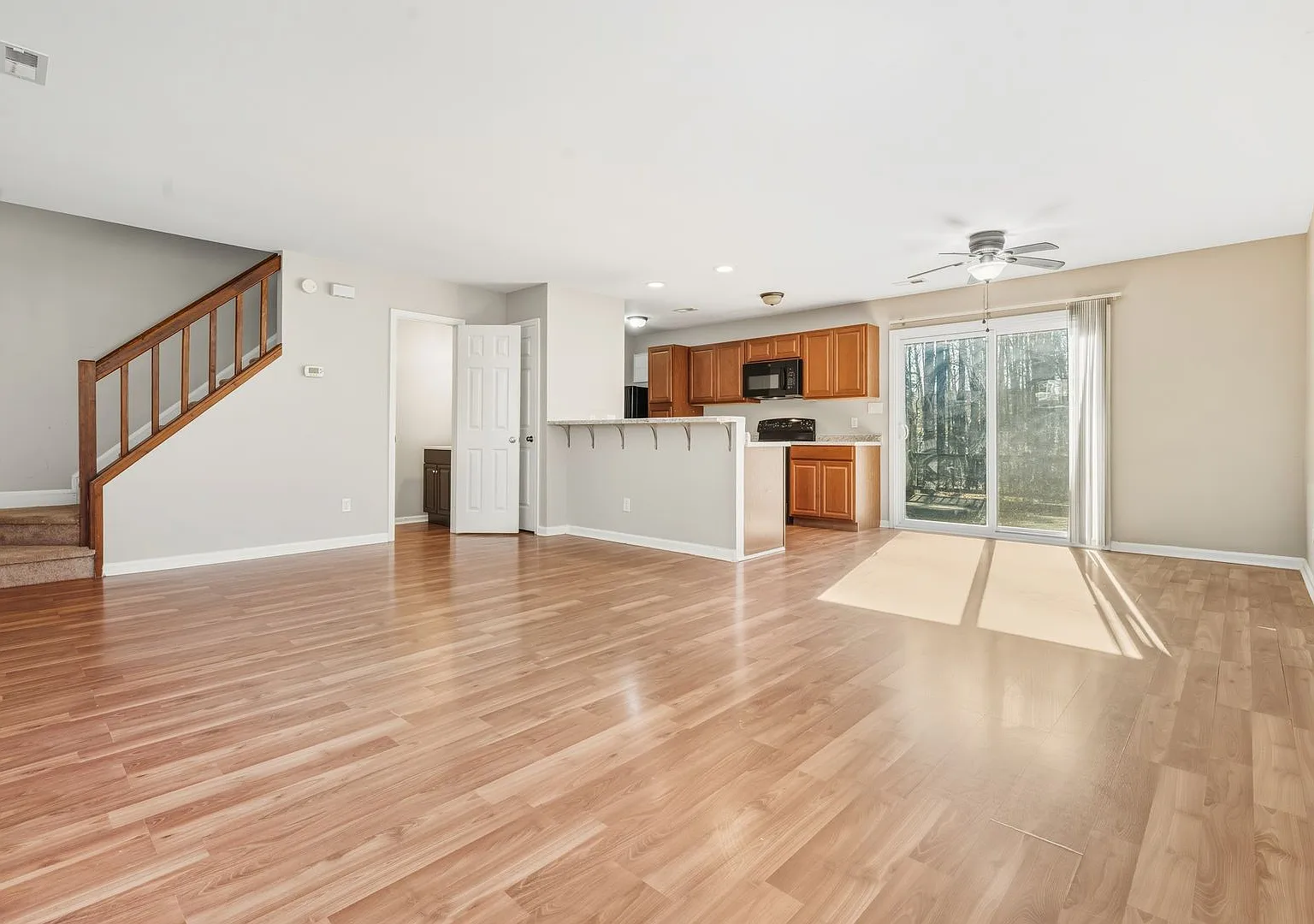 2be /1.5ba Duplex Near Downtown Cary — Photo 3